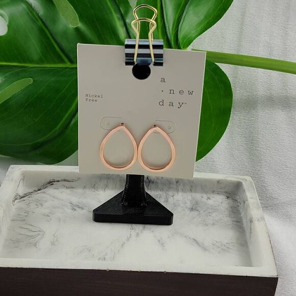 A New Day Tear Drop Rose Gold Tone Earring - Picture 1 of 2